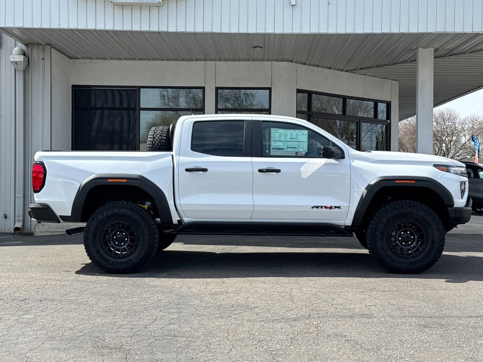 New 2024 GMC Canyon AT4X w/ AT4X AEV Edition image 2