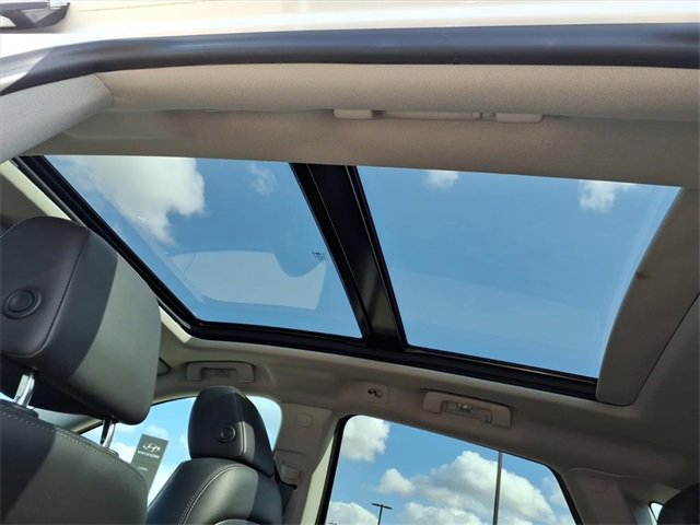 Used 2015 Cadillac SRX Performance w/ Driver Awareness Package image 9