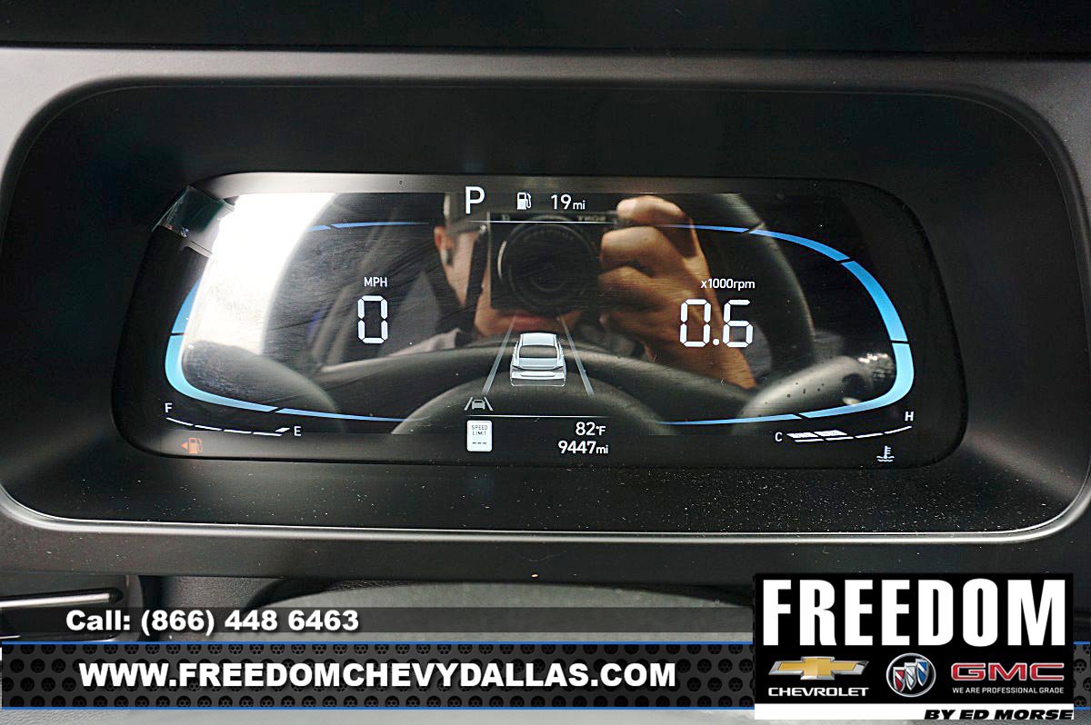 Used 2025 Hyundai Elantra Sport FWD image 14
