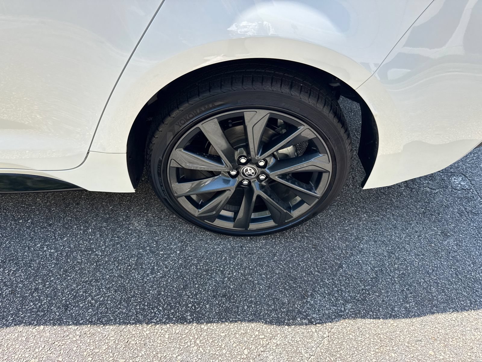 Used 2025 Toyota Corolla SE w/ Convenience Package FWD image 19