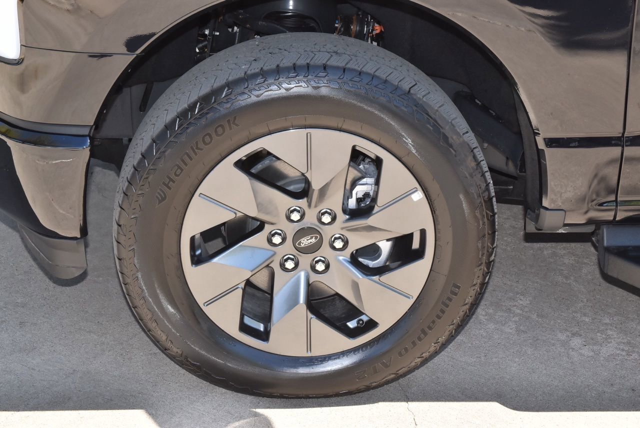 Used 2025 Ford F150 Lightning Flash AWD/4WD image 34