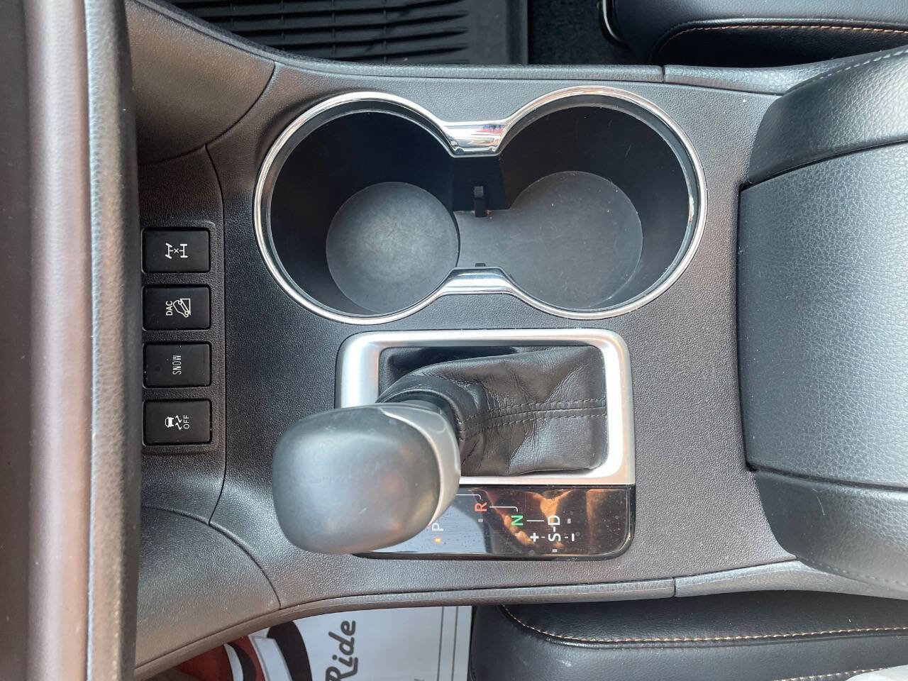 Used 2017 Toyota Highlander Plus AWD/4WD image 24