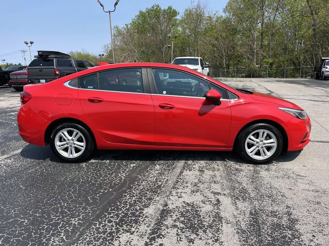 Used 2017 Chevrolet Cruze LT FWD image 2