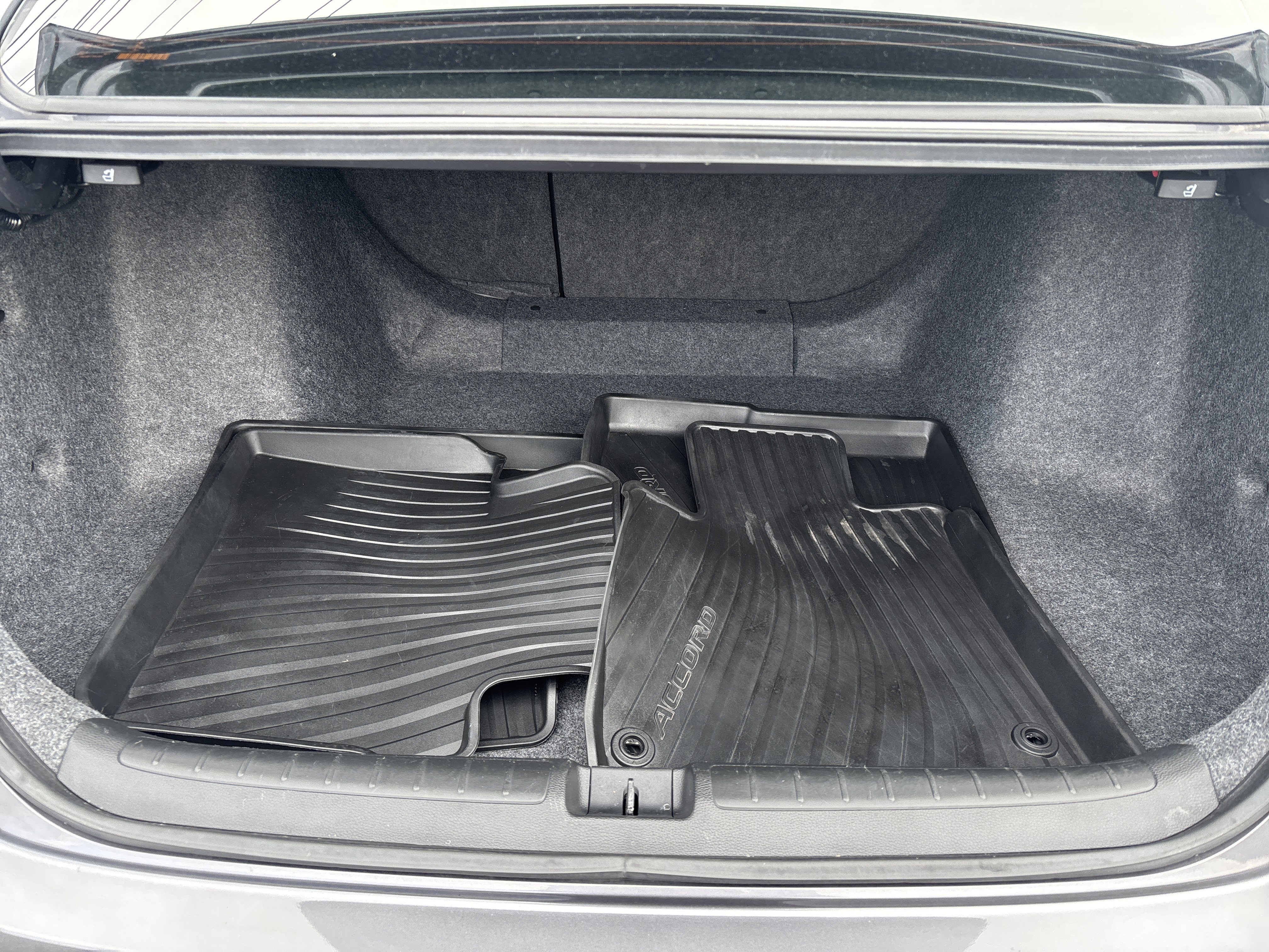 Used 2019 Honda Accord Touring image 12