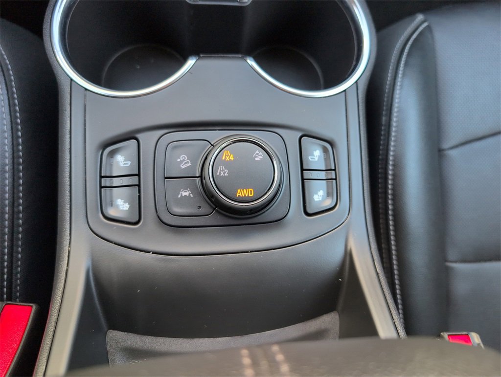 Used 2024 GMC Terrain SLT image 25
