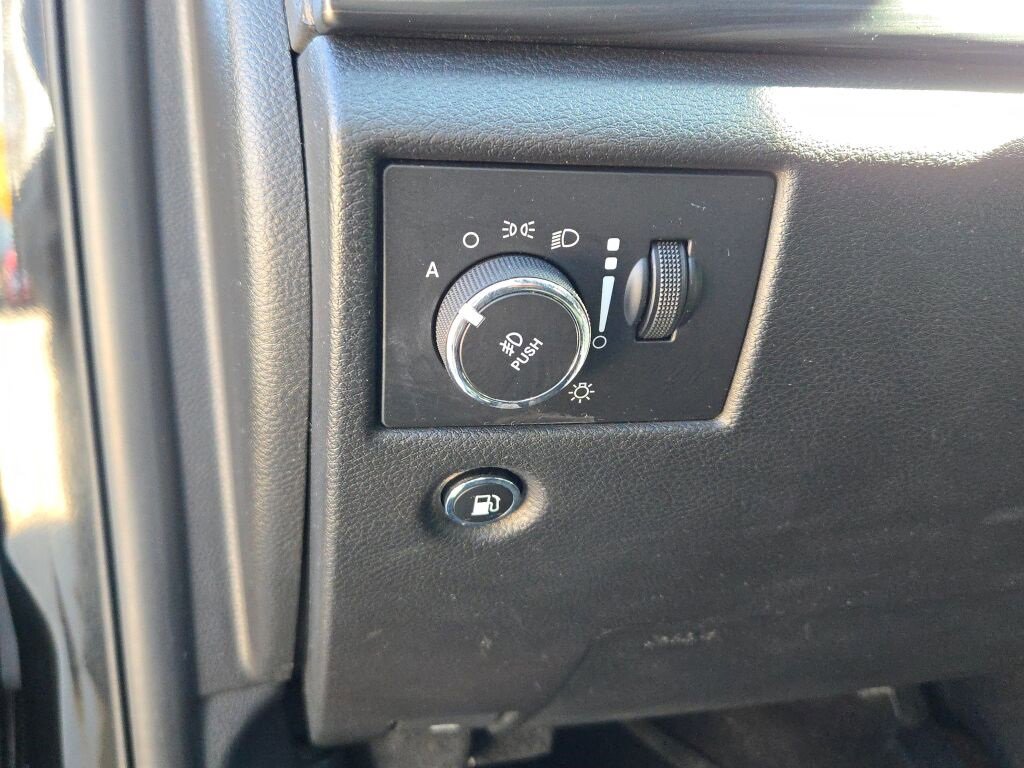 Used 2021 Jeep Grand Cherokee Laredo X image 26