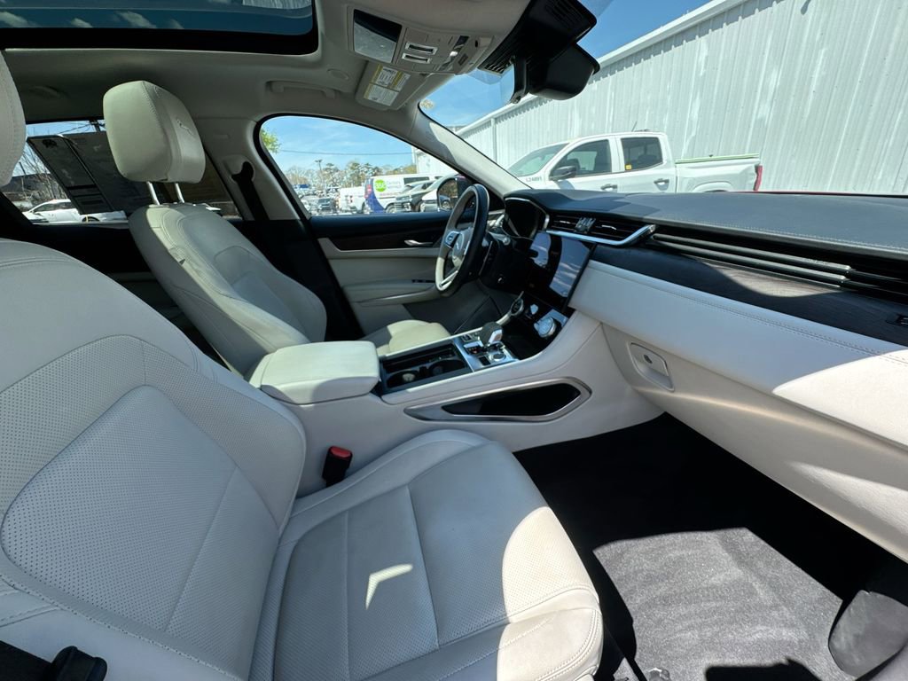 Used 2022 Jaguar F-PACE S image 31