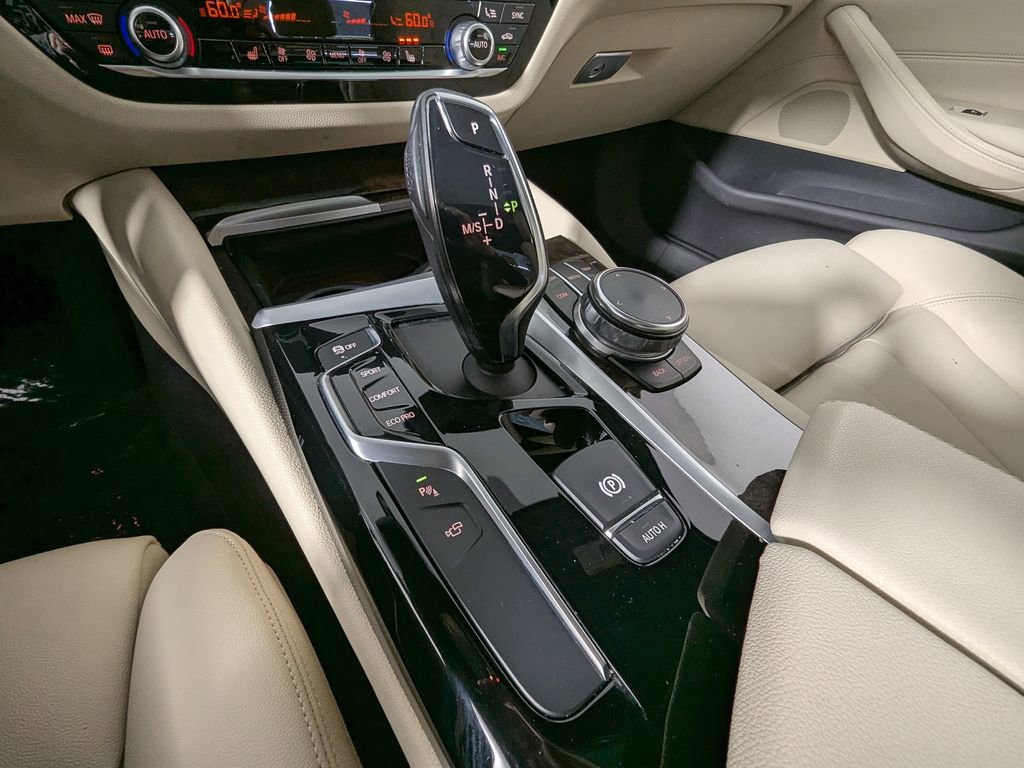 Used 2017 BMW 530i xDrive image 25