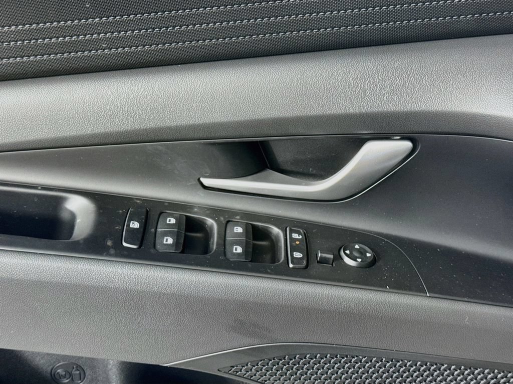 New 2026 Hyundai Elantra SE FWD image 13