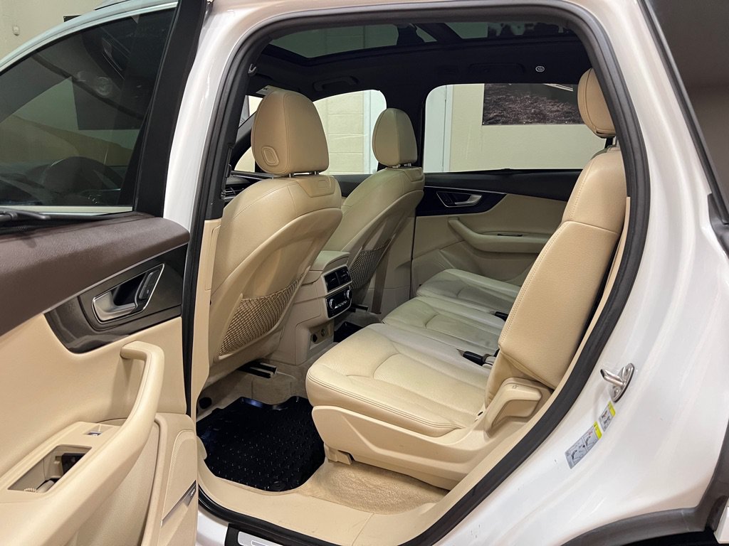 Used 2018 Audi Q7 3.0T Prestige AWD/4WD image 19