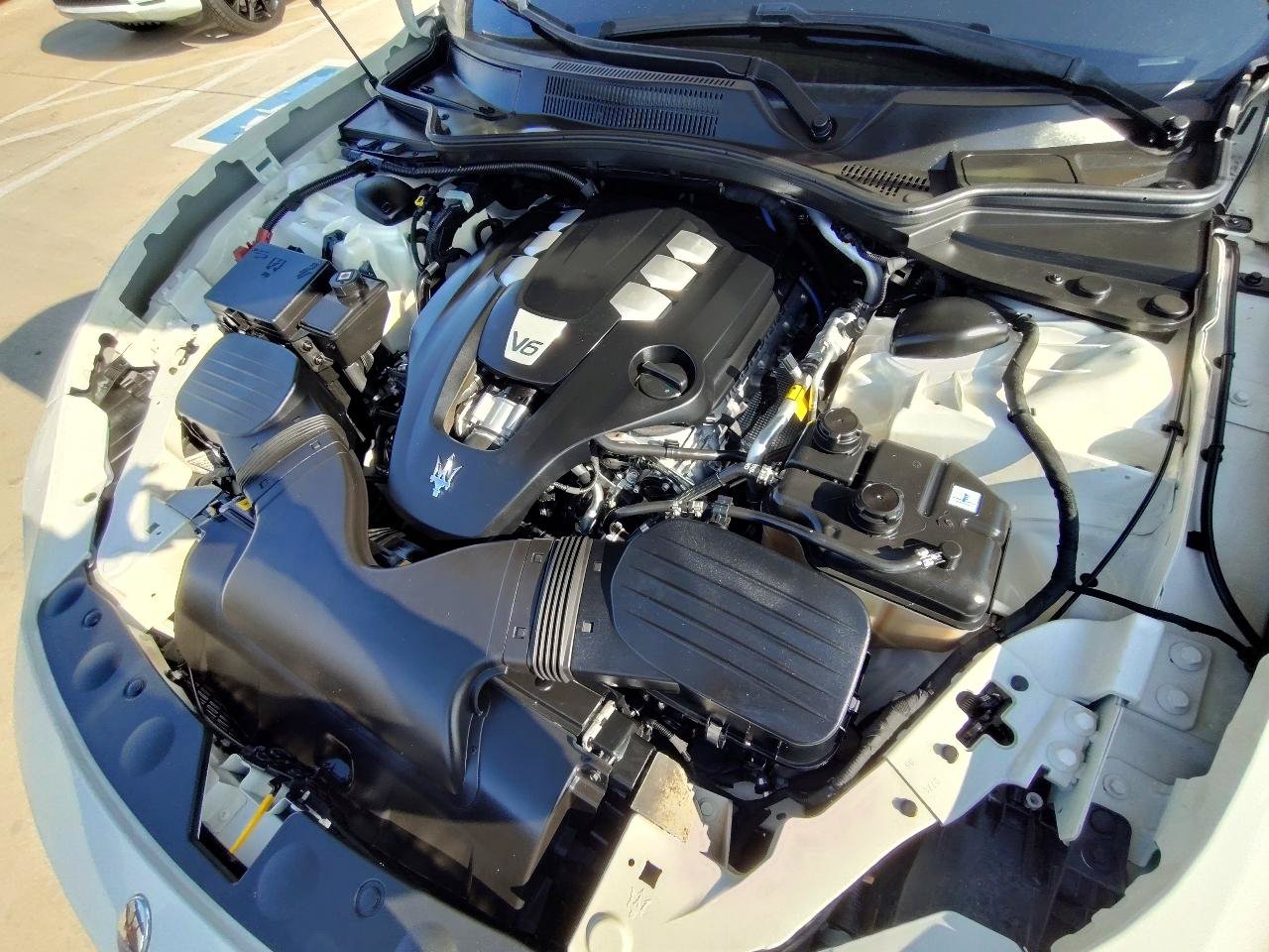 Used 2016 Maserati Ghibli RWD image 12