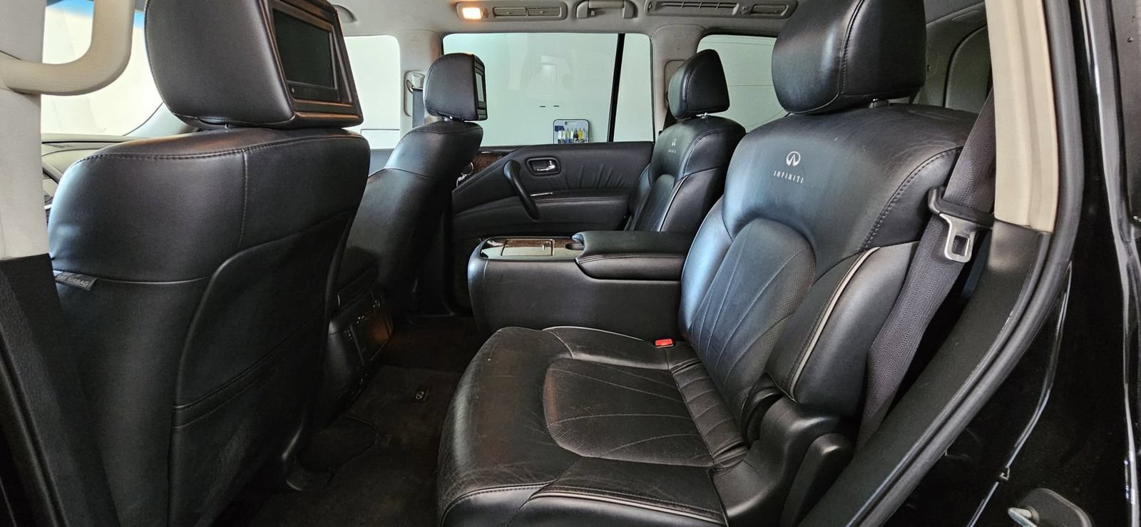 Used 2012 INFINITI QX56 4WD w/ Deluxe Touring Pkg image 16