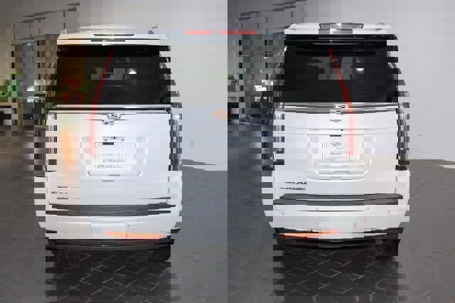 Used 2020 Cadillac Escalade Premium Luxury image 3