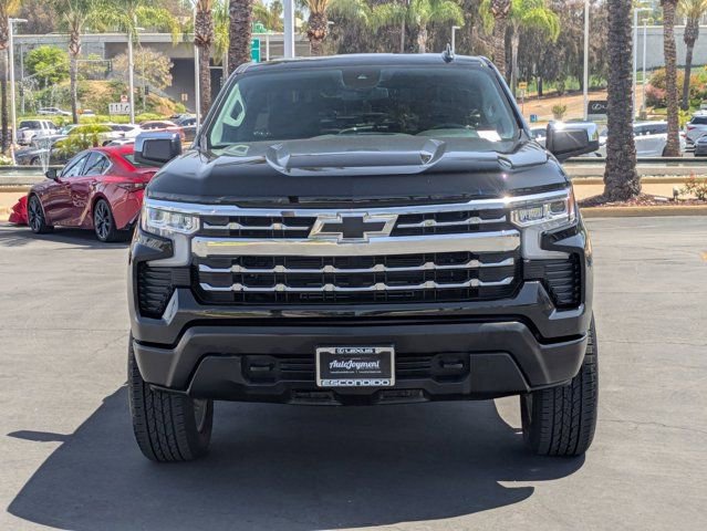 Used 2025 Chevrolet Silverado 1500 W/T w/ Trailering Package AWD/4WD image 2