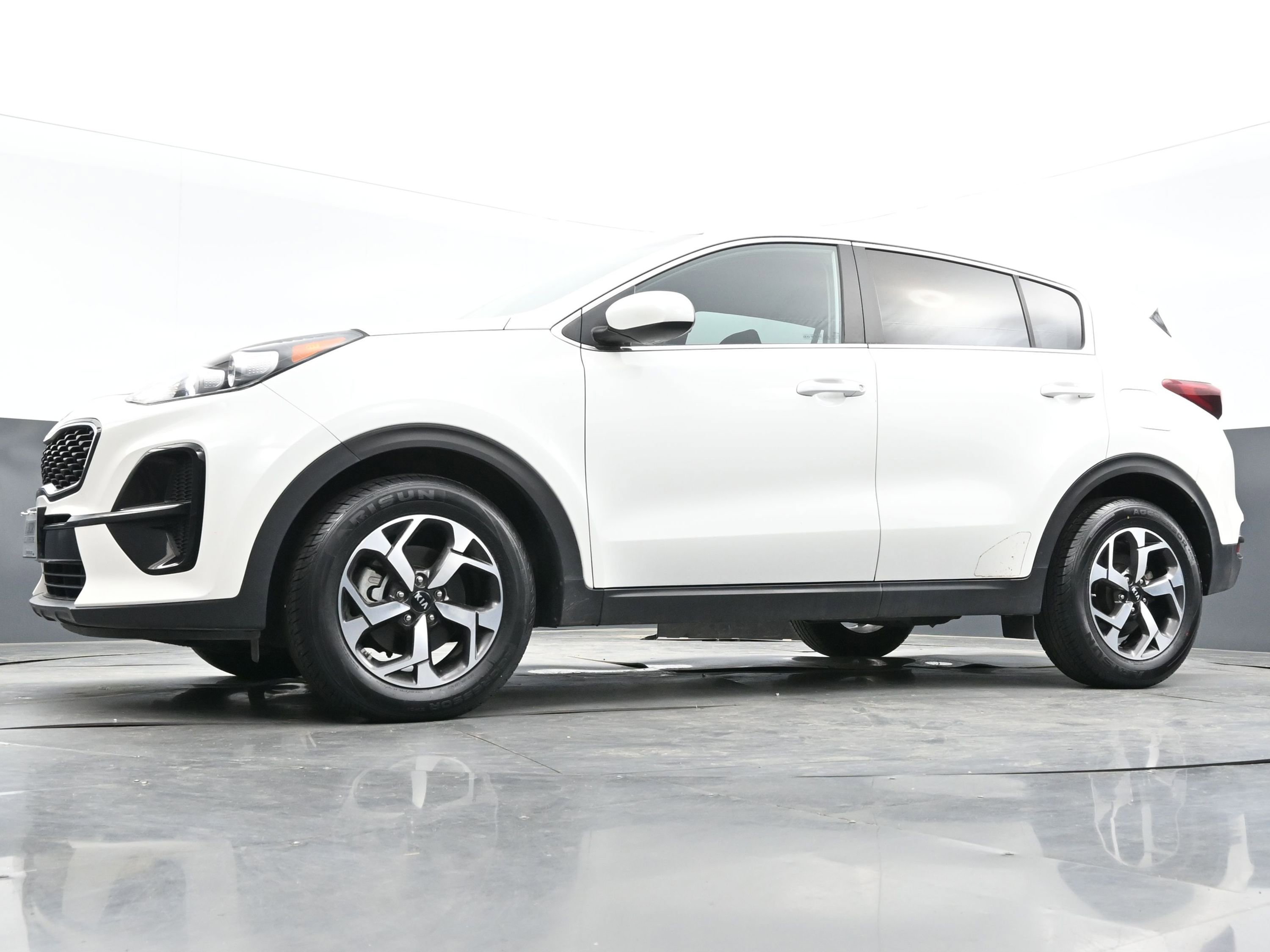 Used 2021 Kia Sportage LX image 40
