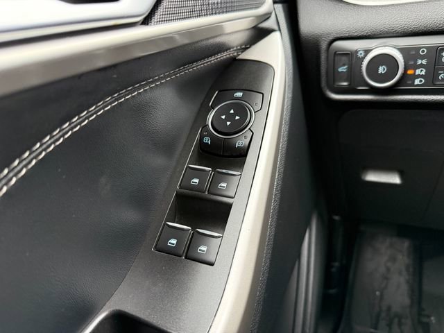 Used 2022 Ford Explorer XLT w/ Equipment Group 202A image 21