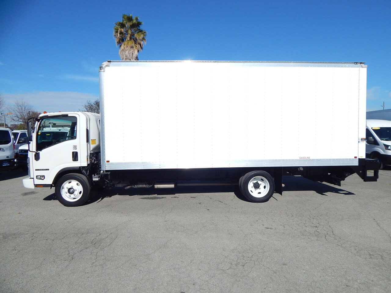 Used 2024 Isuzu NPR image 5