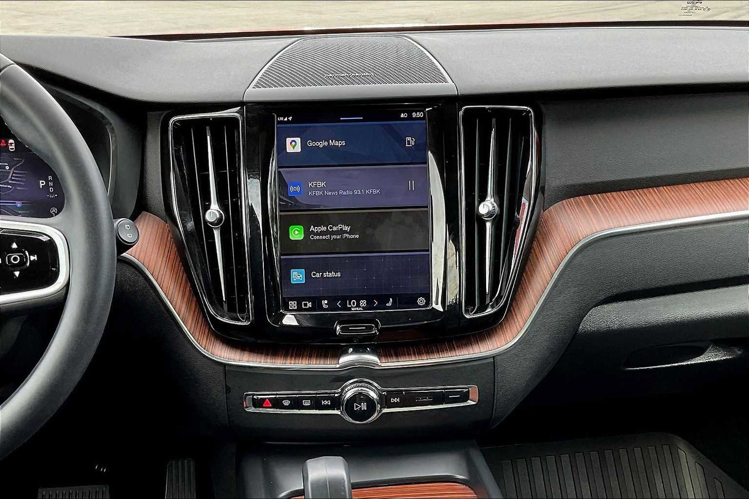 Used 2023 Volvo XC60 B5 Plus w/ Climate Package image 9