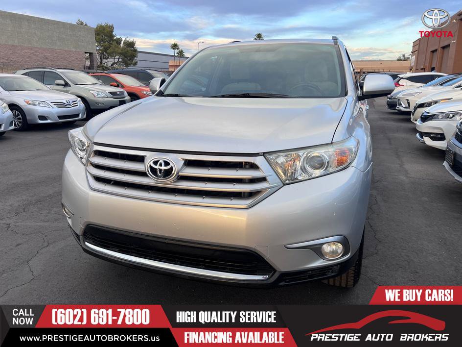 Used 2012 Toyota Highlander V6 w/ Tech Pkg FWD image 3