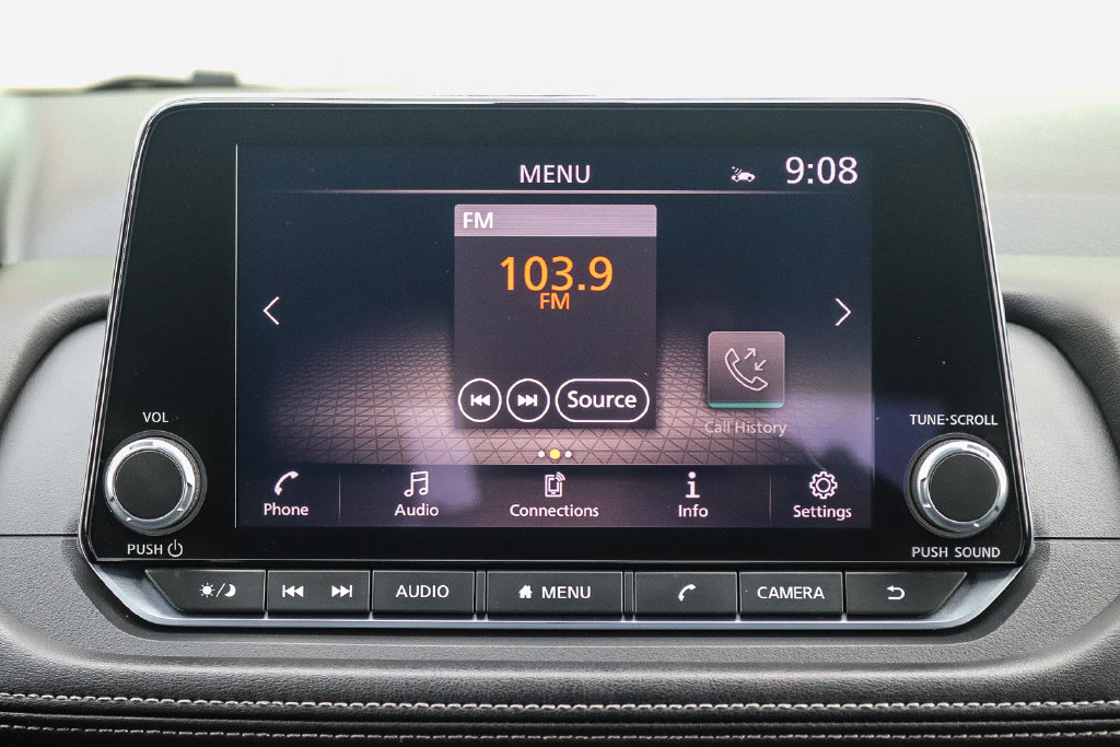Used 2025 Nissan Rogue SV AWD/4WD image 14