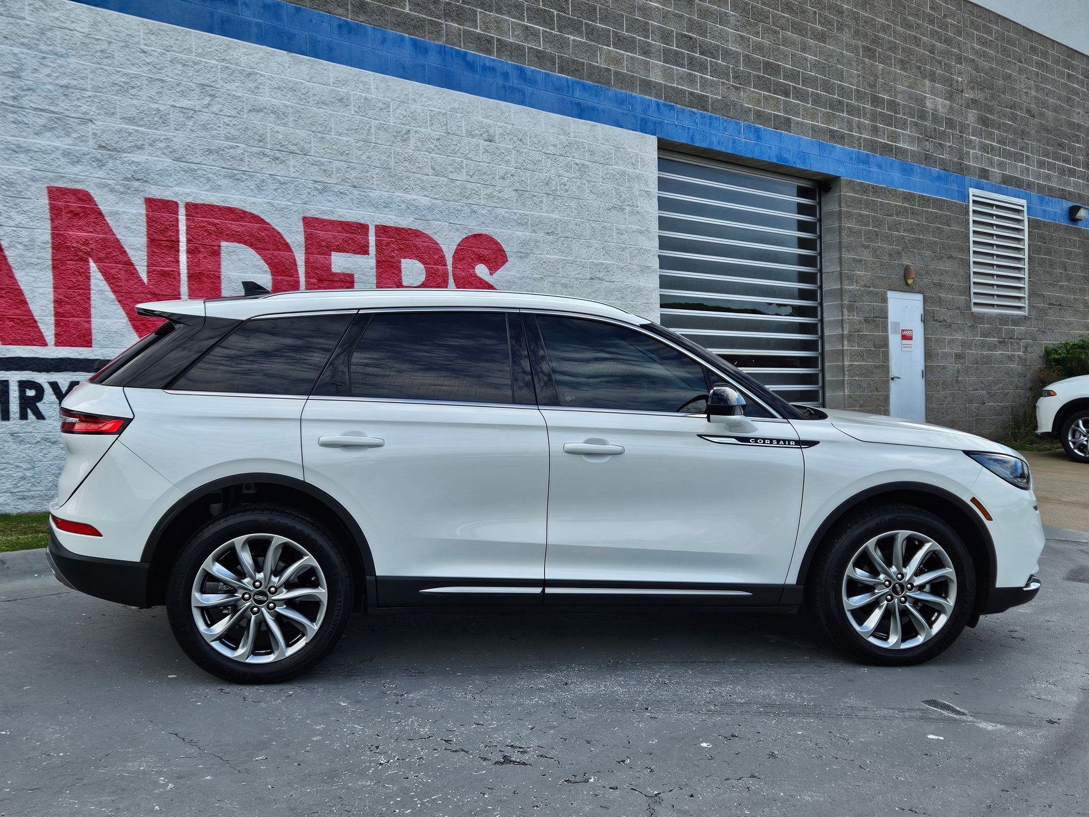 Used 2022 Lincoln Corsair FWD w/ Premium Package image 8