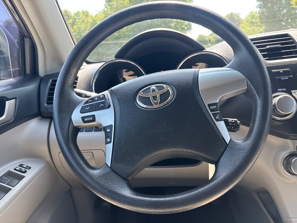Used 2012 Toyota Highlander 4WD w/ Tech Pkg image 15