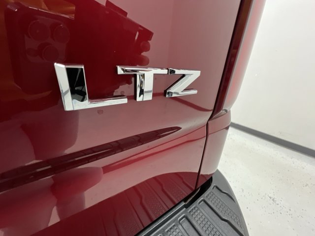 Certified 2019 Chevrolet Silverado 1500 LTZ w/ LTZ Premium Package AWD/4WD image 34