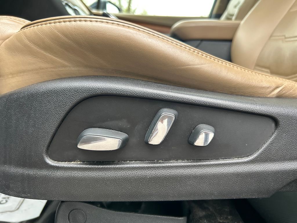 Used 2018 Cadillac XT5 Platinum w/ Driver Assist Package AWD/4WD image 19