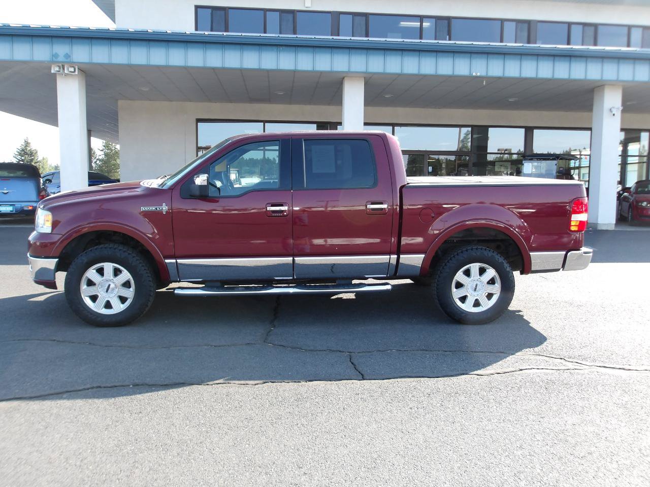 Used 2006 Lincoln Mark LT 4x4 image 2
