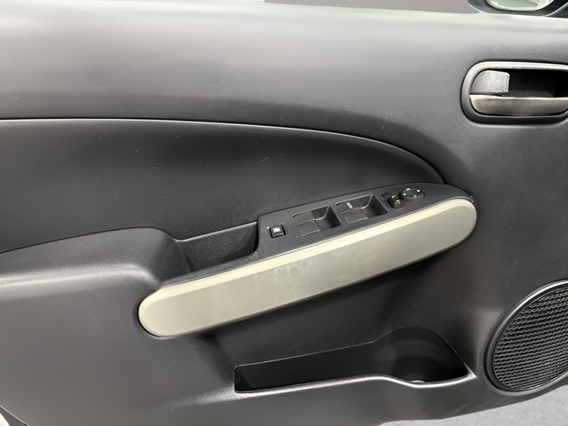 Used 2013 MAZDA MAZDA2 Sport FWD image 9