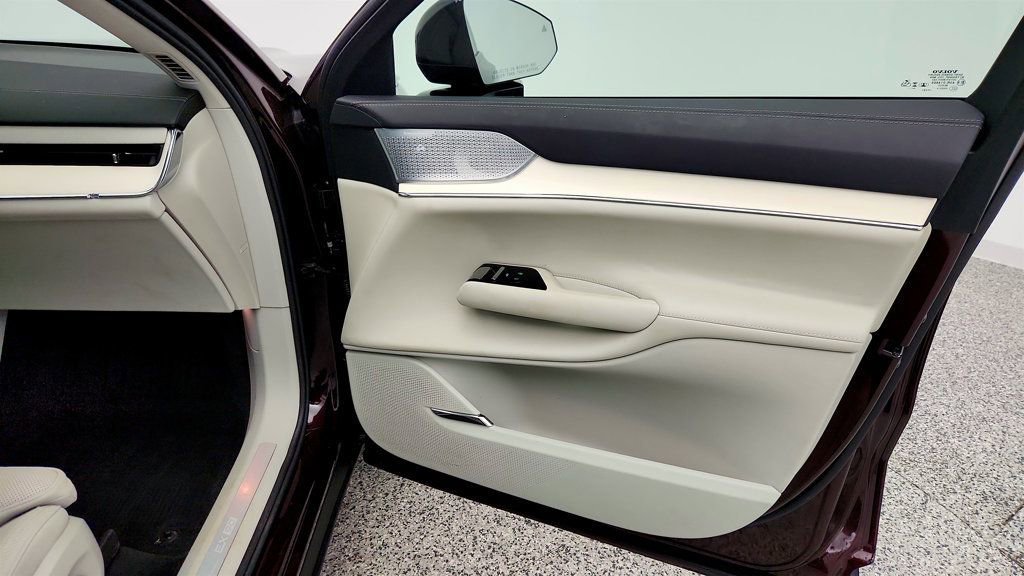 Used 2025 Volvo EX90 Ultra AWD/4WD image 27