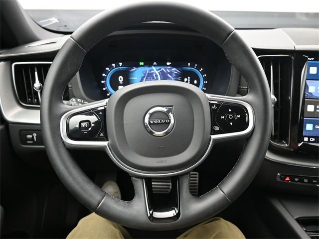 Used 2022 Volvo XC60 B6 R-Design w/ Protection Package Premier image 22