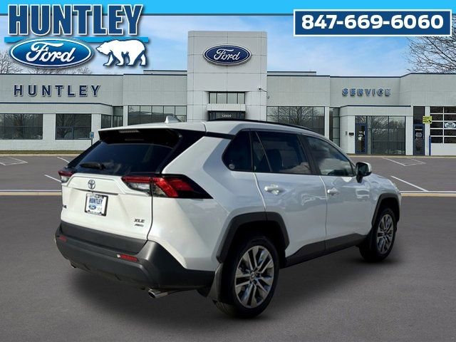 Used 2023 Toyota RAV4 XLE Premium AWD/4WD image 4