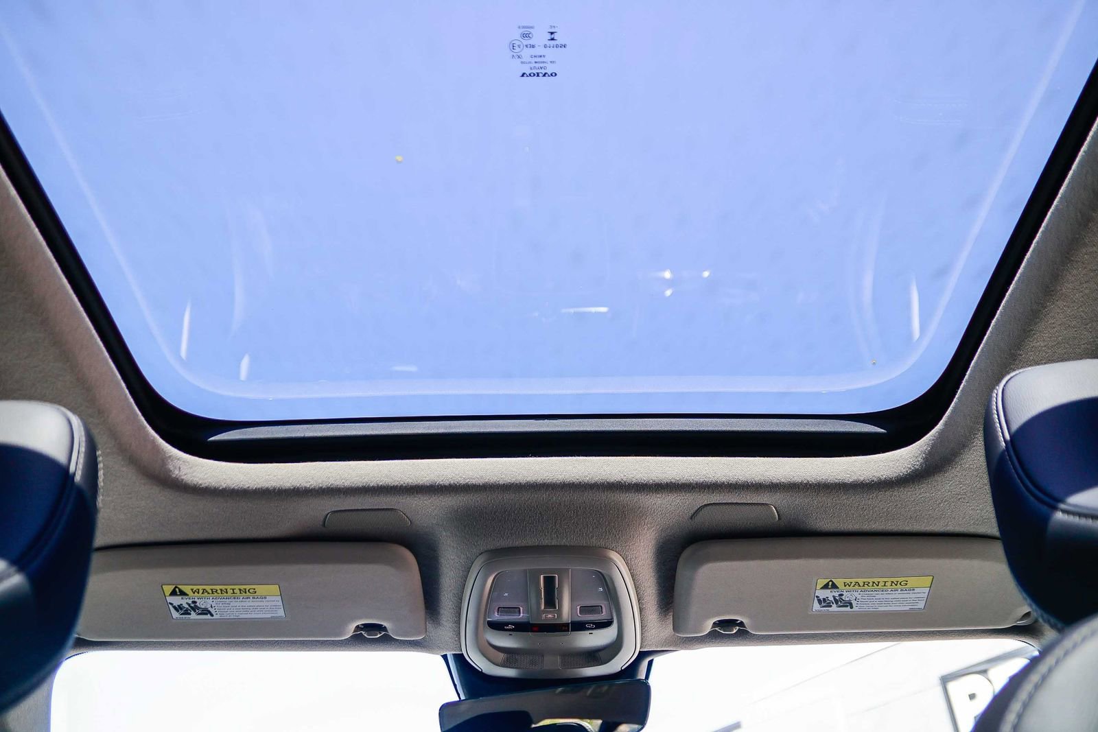 Used 2025 Volvo XC40 B5 Core AWD/4WD image 18