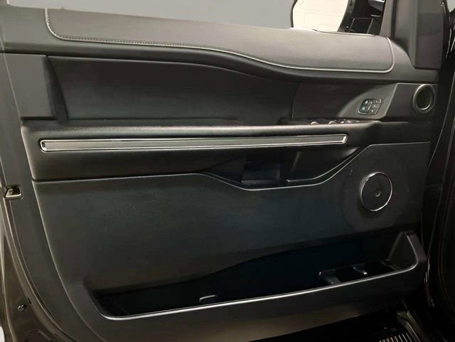 Used 2021 Ford Expedition XLT RWD image 16