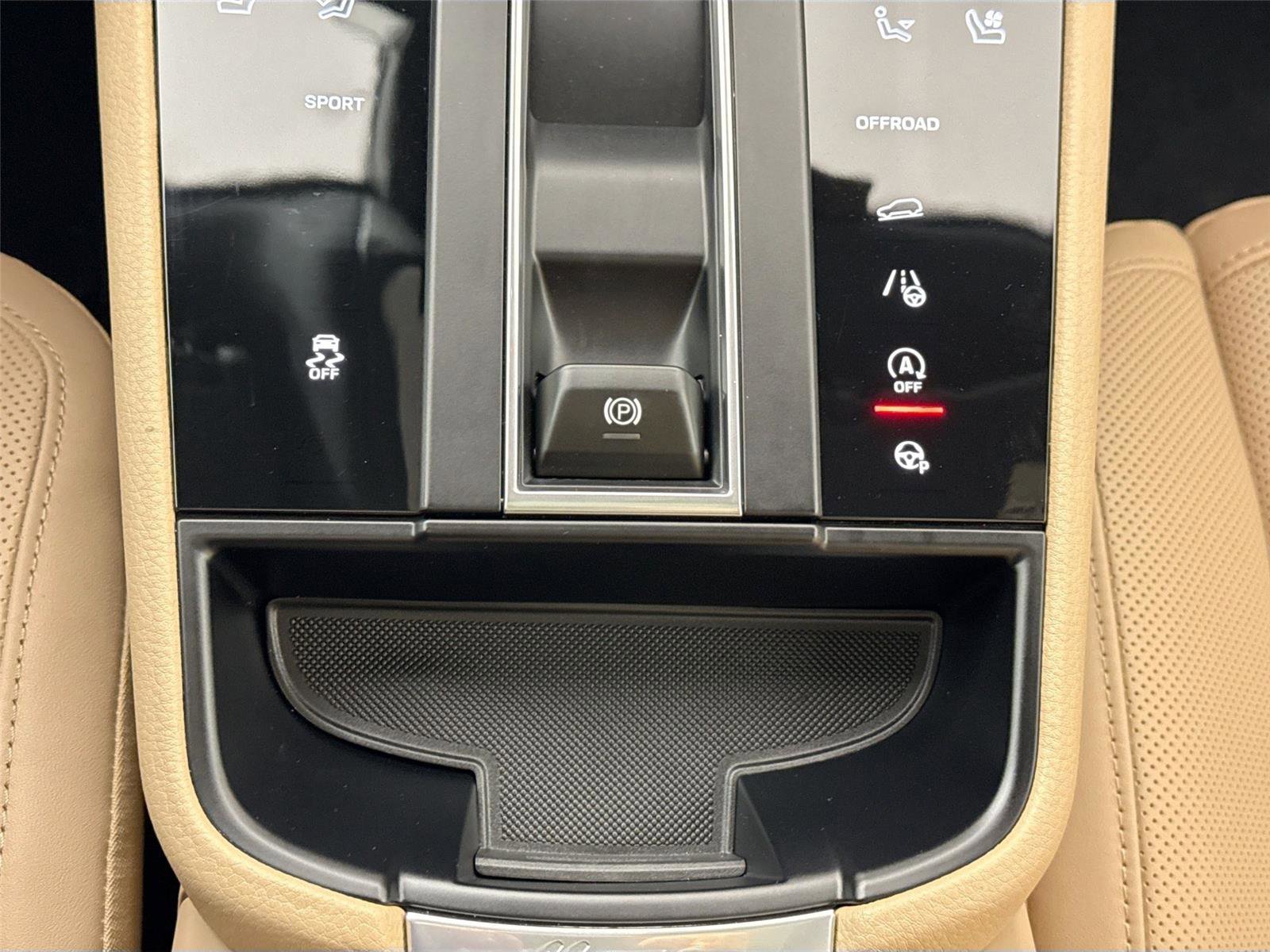 Used 2024 Porsche Macan T w/ Premium Plus Package image 26