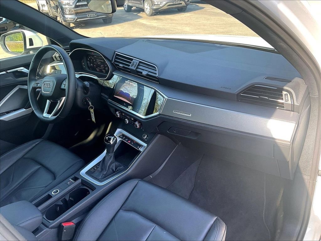 Used 2025 Audi Q3 2.0T Premium AWD/4WD image 11