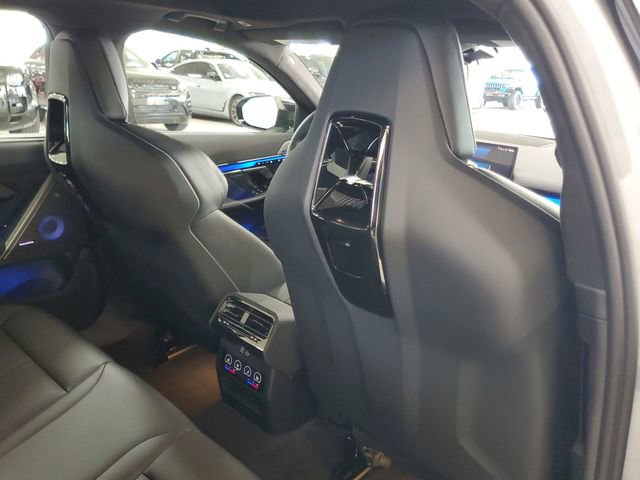 Used 2025 BMW M5 w/ Carbon Package image 26