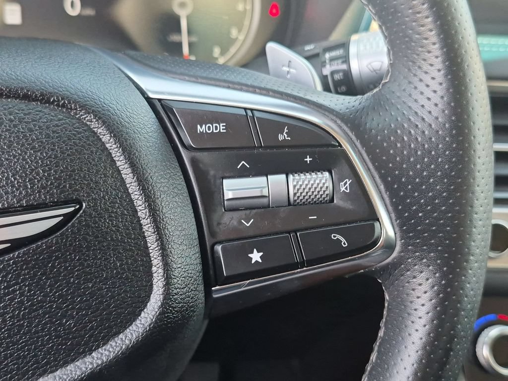 Used 2025 Genesis G70 2.5T RWD image 22