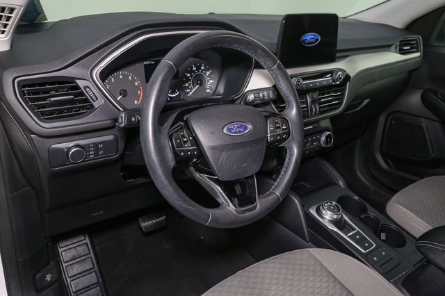 Used 2022 Ford Escape SE w/ Cold Weather Package FWD image 18