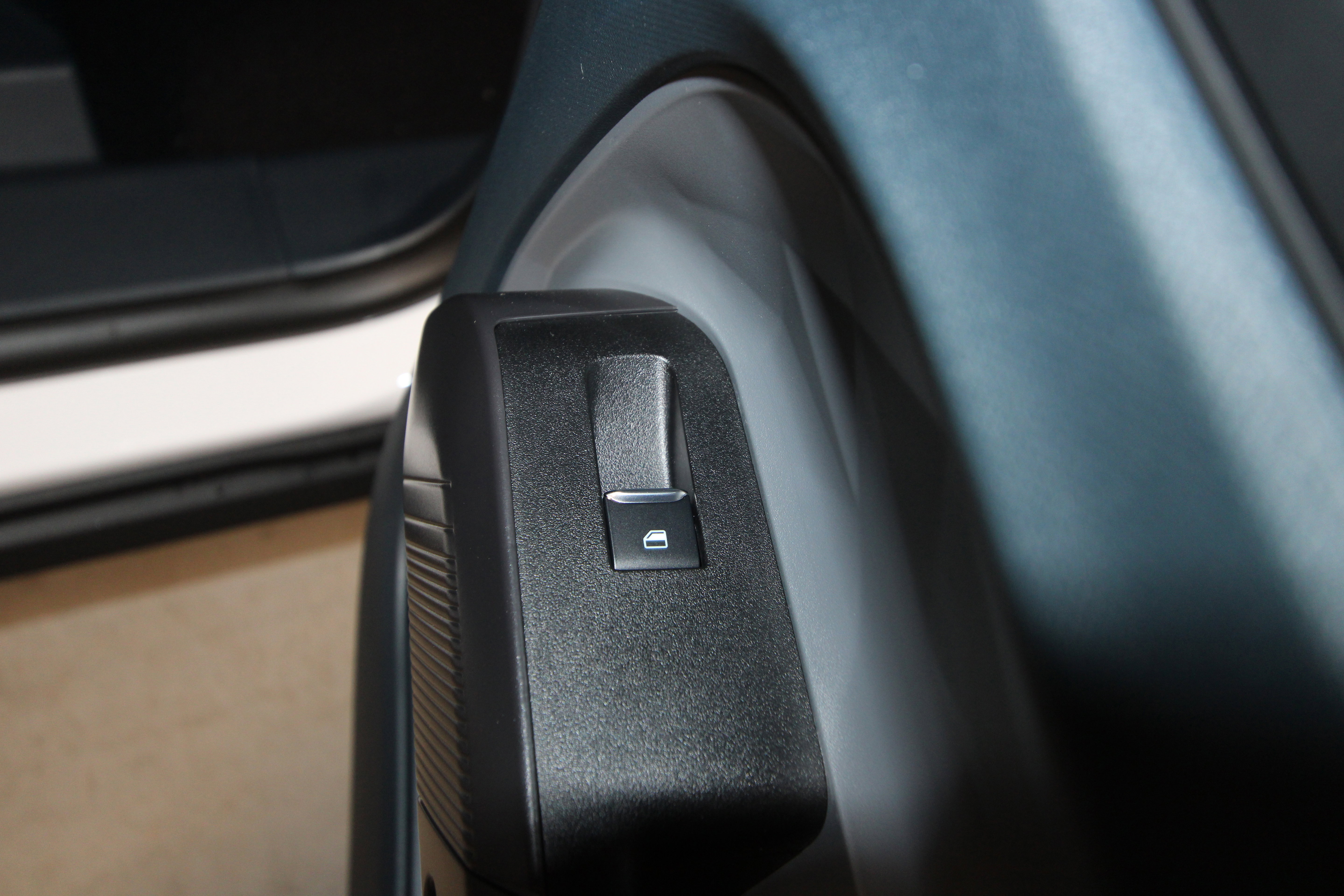 New 2025 Ford Maverick XL image 21