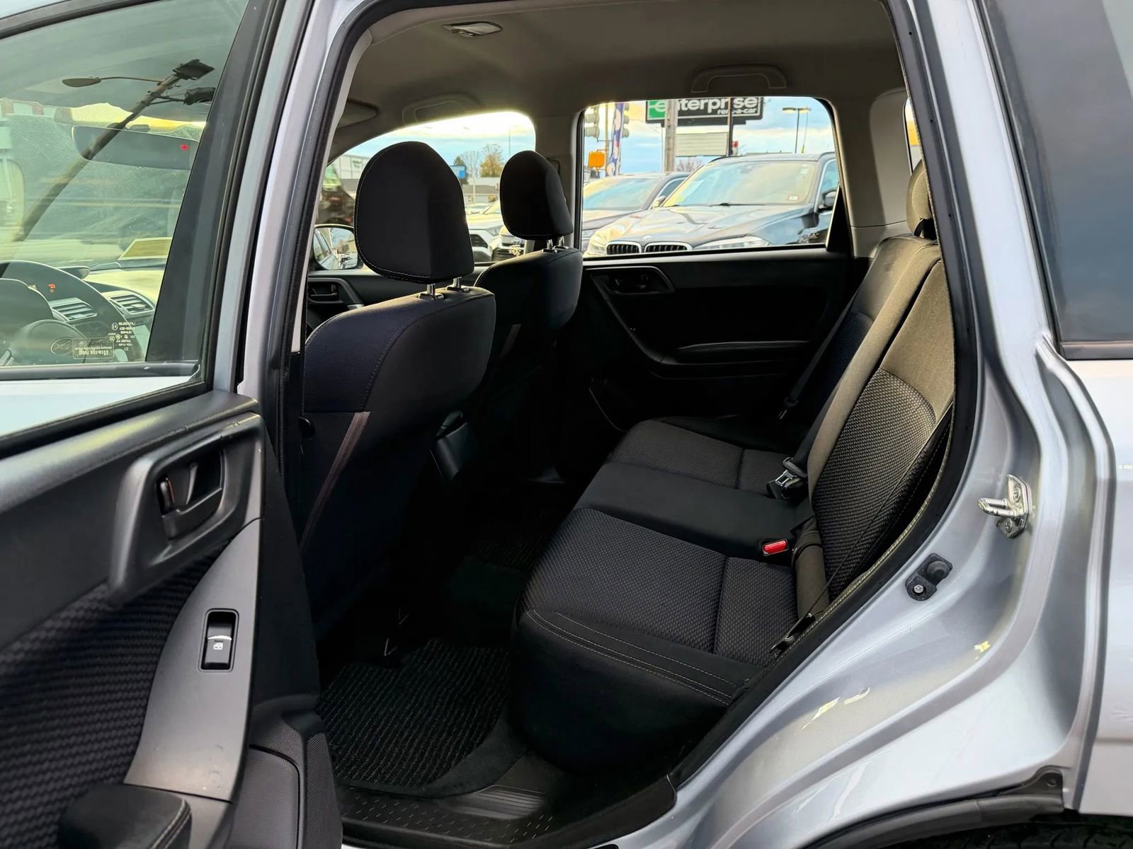 Used 2017 Subaru Forester 2.5i w/ Alloy Wheel Package image 10