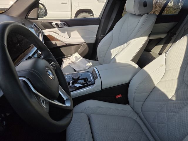 Used 2026 BMW X5 xDrive40i w/ Premium Package image 8