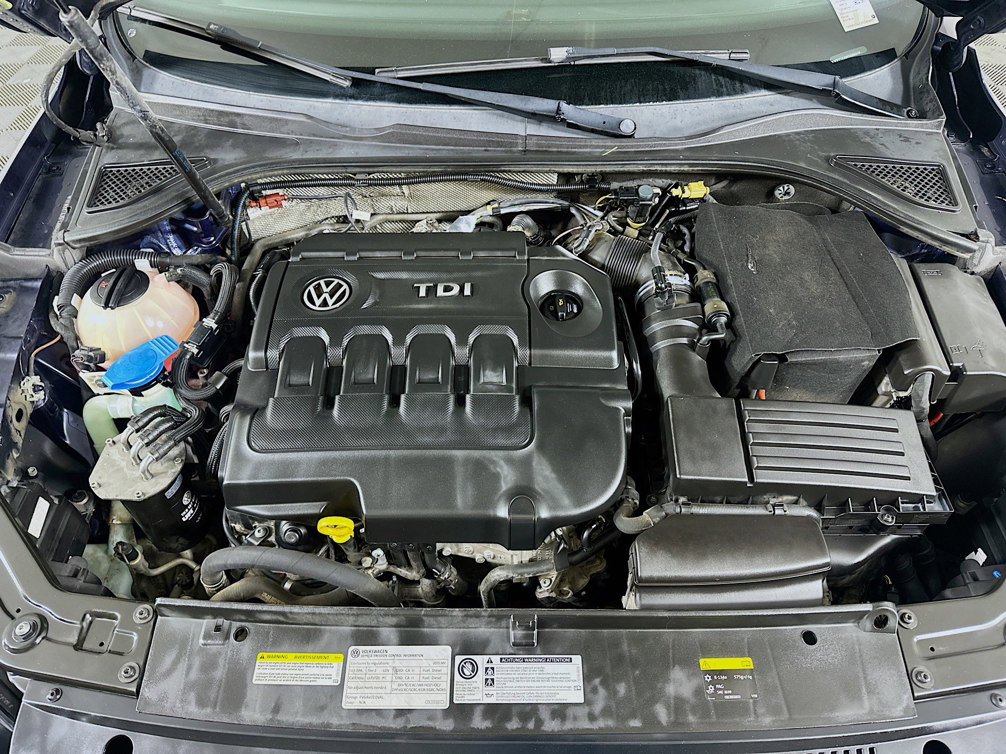 Used 2015 Volkswagen Passat TDI SE FWD image 32