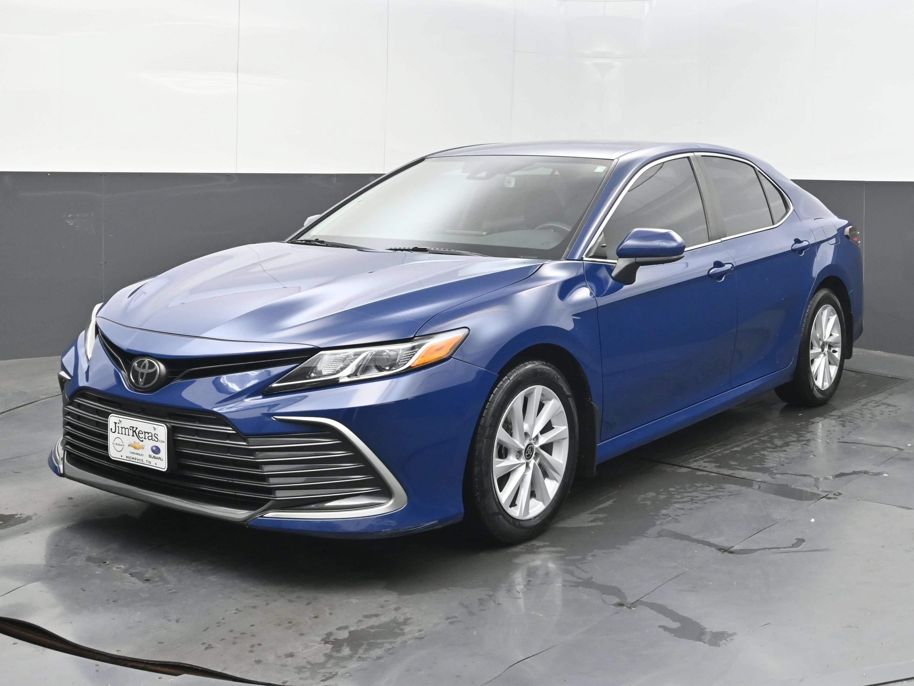 Used 2023 Toyota Camry LE FWD image 4