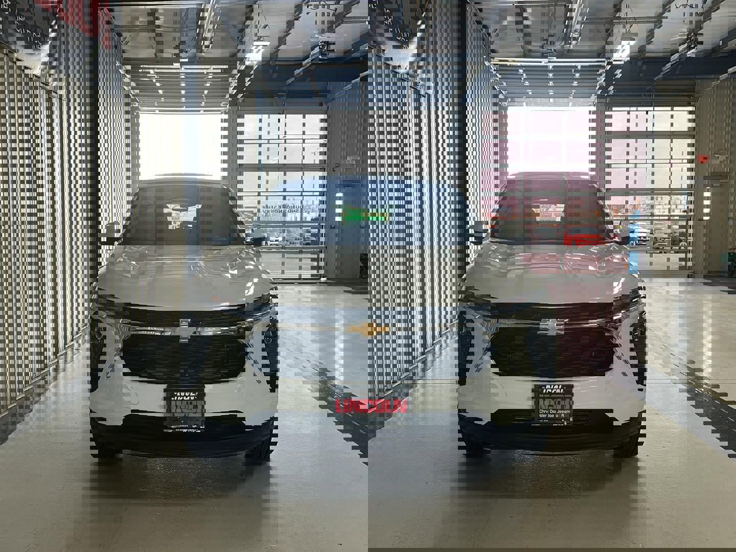 Used 2025 Chevrolet Trax LS w/ LS Convenience Package image 5