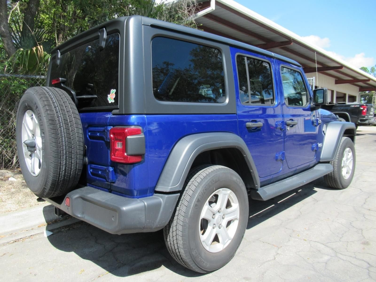 Used 2020 Jeep Wrangler Unlimited Sport S AWD/4WD image 4