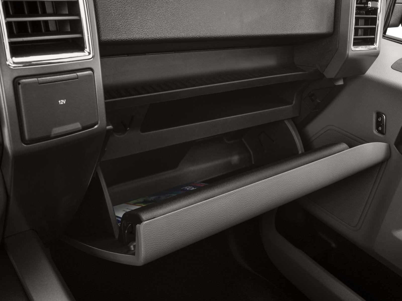 Used 2016 Ford F150 Lariat w/ Equipment Group 502A Luxury image 11