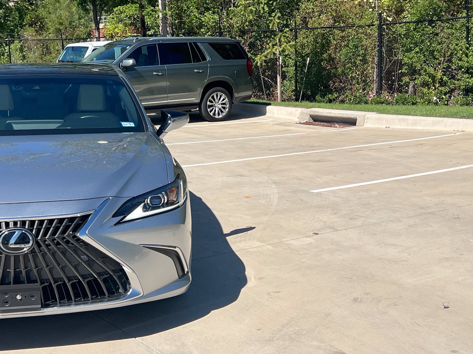 Used 2022 Lexus ES 350 w/ Premium Package FWD image 3
