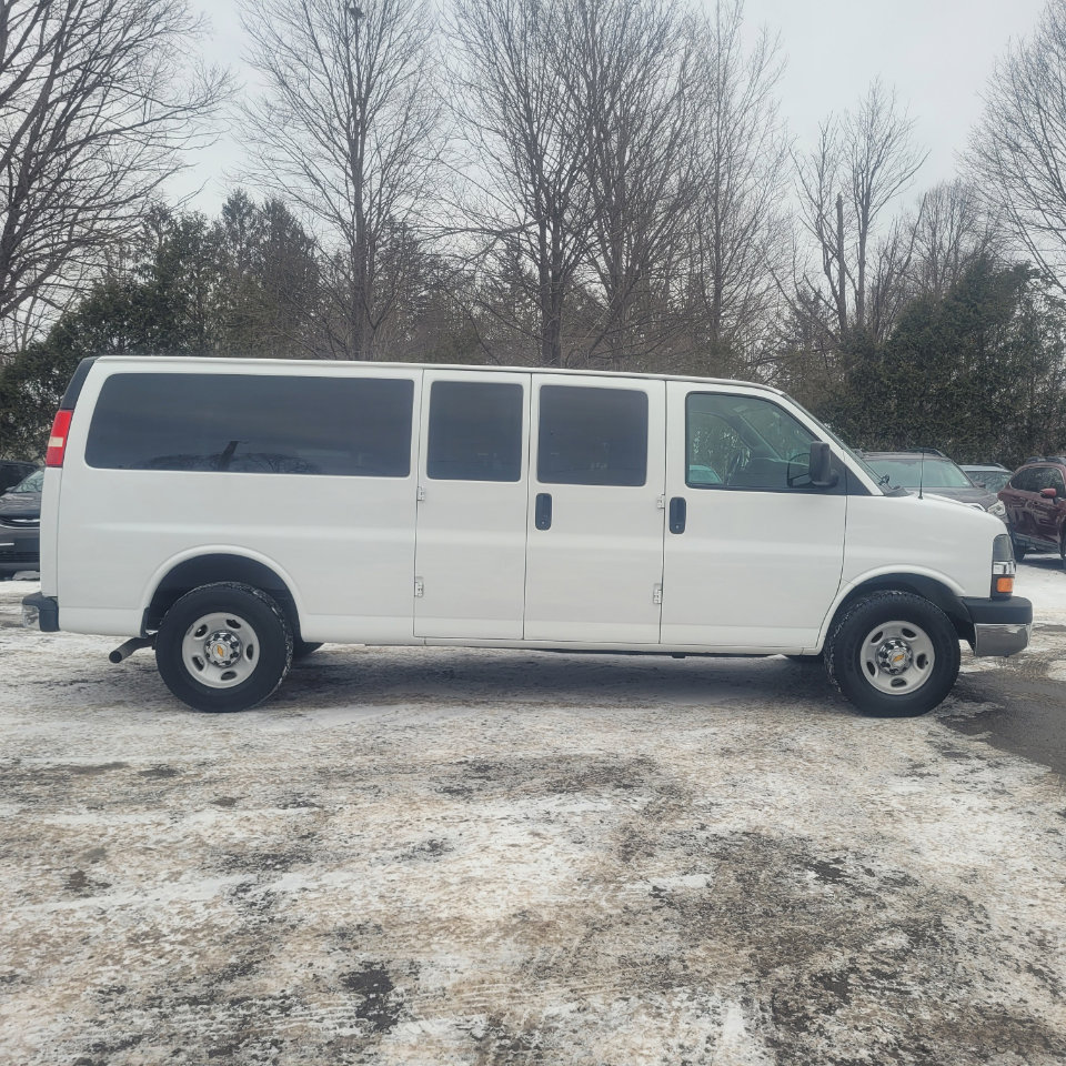 Used 2016 Chevrolet Express 3500 LT w/ LT Preferred Equipment Group image 9